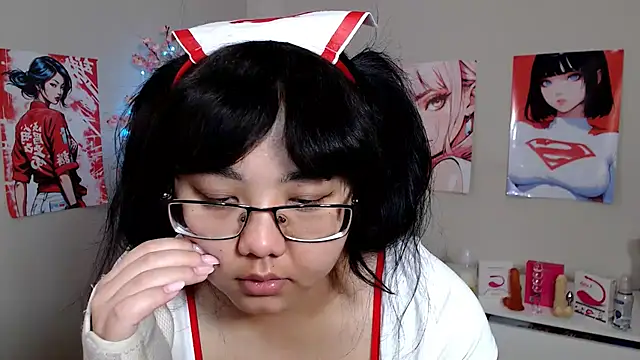 Snapshot of Moertomlly chatting on 11/11/25, 04:29 Moertomlly online show from 11/11/25, 04:29