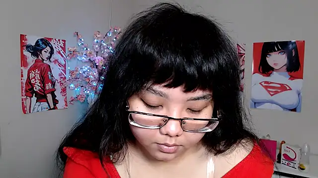 Snapshot of Moertomlly chatting on 09/18/25, 04:37 Moertomlly online show from 09/18/25, 04:37