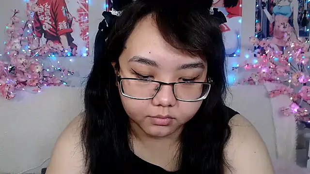 Snapshot of Moertomlly chatting on 06/30/26, 04:56 Moertomlly online show from 06/30/26, 04:56