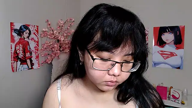 Snapshot of Moertomlly chatting on 09/14/25, 04:13 Moertomlly online show from 09/14/25, 04:13