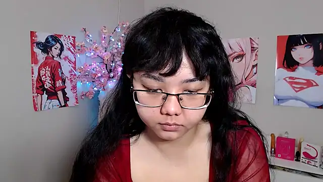 Snapshot of Moertomlly chatting on 10/14/25, 04:35 Moertomlly online show from 10/14/25, 04:35