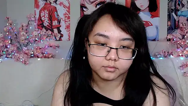 Snapshot of Moertomlly chatting on 06/21/26, 03:01 Moertomlly online show from 06/21/26, 03:01