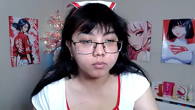 Snapshot of Moertomlly chatting on 11/17/25, 04:38 Moertomlly online show from 11/17/25, 04:38