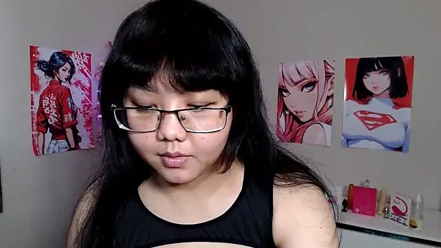 Snapshot of Moertomlly chatting on 09/15/25, 04:13 Moertomlly online show from 09/15/25, 04:13