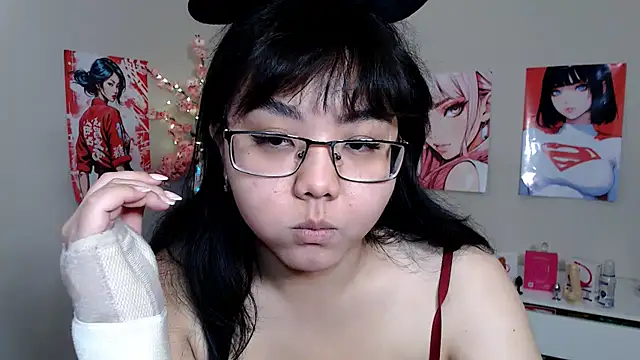 Snapshot of Moertomlly chatting on 12/03/25, 03:40 Moertomlly online show from 12/03/25, 03:40