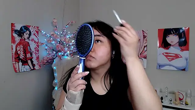 Snapshot of Moertomlly chatting on 12/02/25, 05:42 Moertomlly online show from 12/02/25, 05:42