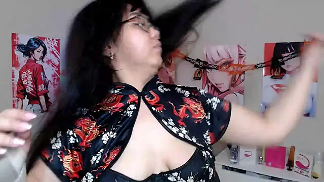 Snapshot of Moertomlly chatting on 10/30/25, 04:55 Moertomlly online show from 10/30/25, 04:55