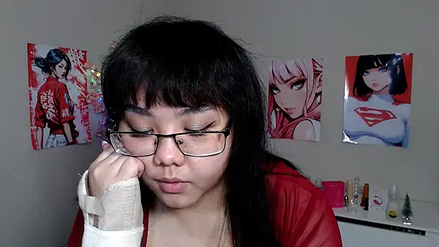 Snapshot of Moertomlly chatting on 12/14/25, 04:08 Moertomlly online show from 12/14/25, 04:08