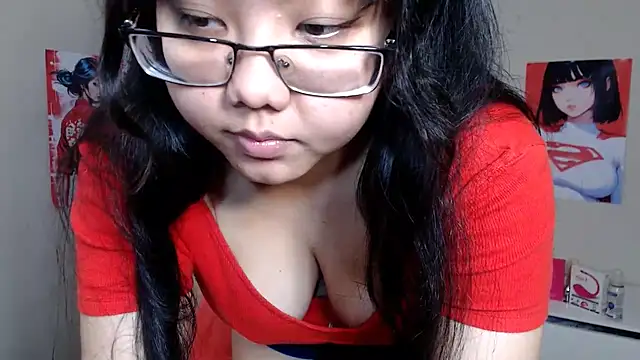 Snapshot of Moertomlly chatting on 10/17/25, 04:49 Moertomlly online show from 10/17/25, 04:49