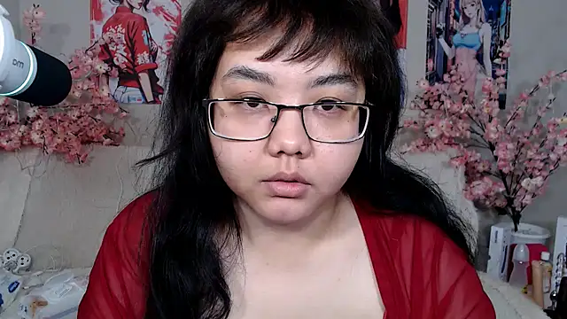 Snapshot of Moertomlly chatting on 07/14/26, 04:28 Moertomlly online show from 07/14/26, 04:28