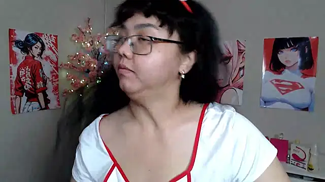 Snapshot of Moertomlly chatting on 10/25/25, 04:11 Moertomlly online show from 10/25/25, 04:11