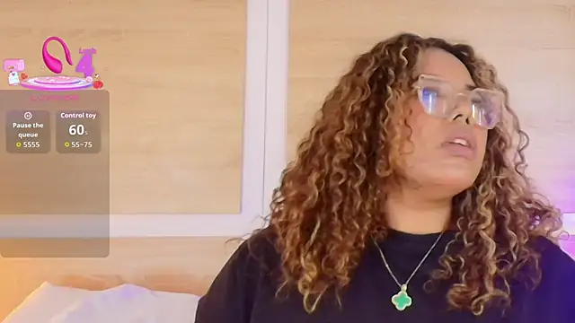  nickypurple  online show from 10/21/25, 07:46