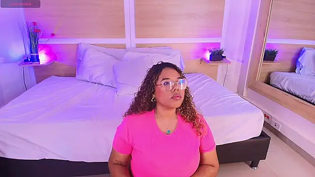  nickypurple  online show from 11/18/25, 07:17