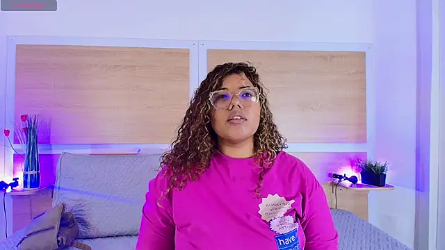  nickypurple  online show from 09/15/25, 11:32