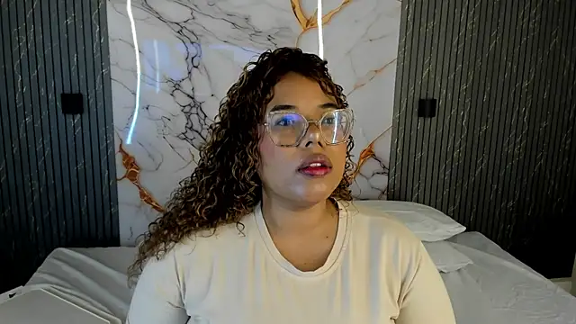 Snapshot of _nickypurple_ chatting on 06/17/26, 02:05 nickypurple online show from 06/17/26, 02:05