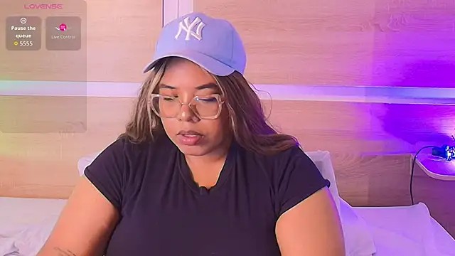  nickypurple  online show from 03/16/26, 06:32