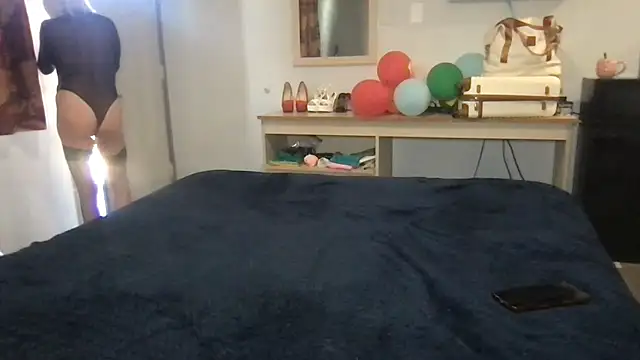 TiffaneyLove online show from 03/21/26, 09:08