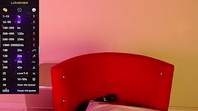 Snapshot of Angelllica_ chatting on 10/14/25, 04:40 Angelllica online show from 10/14/25, 04:40