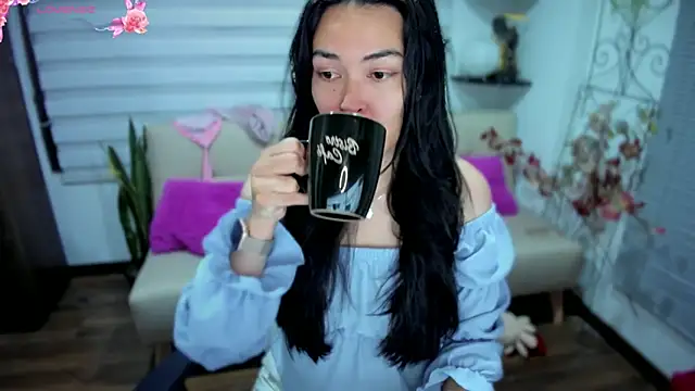 Lunlunera online show from 10/31/25, 02:41