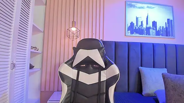 ashlye miller  online show from 11/21/25, 04:00