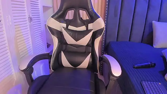 ashlye miller  online show from 03/31/26, 04:36