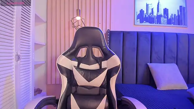 ashlye miller  online show from 04/18/26, 04:37