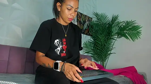 Snapshot of Hellen_Sky chatting on 06/02/26, 07:03 Hellen Sky online show from 06/02/26, 07:03