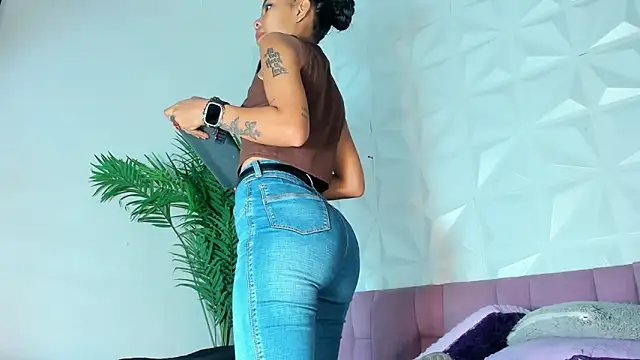 Hellen Sky online show from 10/23/25, 07:23