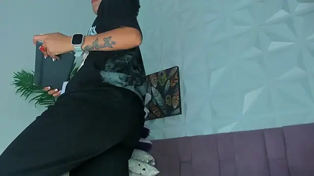 Hellen Sky online show from 02/13/26, 07:14