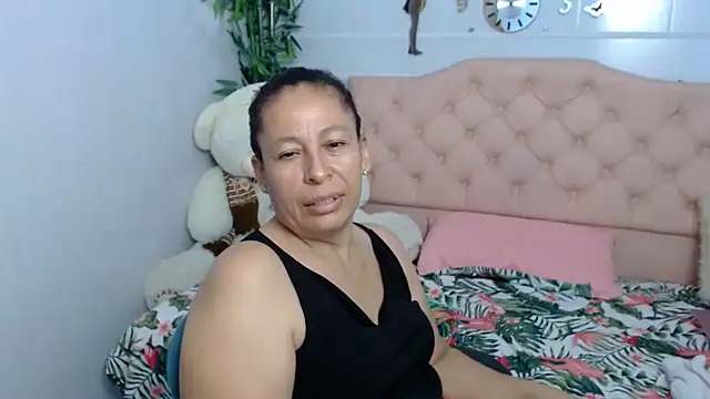 Snapshot of mature_martina chatting on 09/30/25, 10:49 mature martina online show from 09/30/25, 10:49
