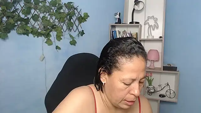 mature martina online show from 12/23/25, 08:57