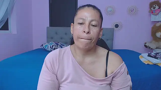 mature martina online show from 01/08/26, 07:42
