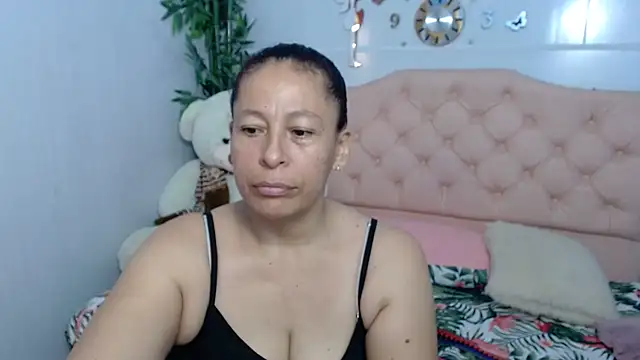 Snapshot of mature_martina chatting on 09/21/25, 06:13 mature martina online show from 09/21/25, 06:13