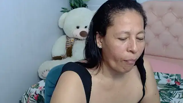 Snapshot of mature_martina chatting on 09/26/25, 11:06 mature martina online show from 09/26/25, 11:06