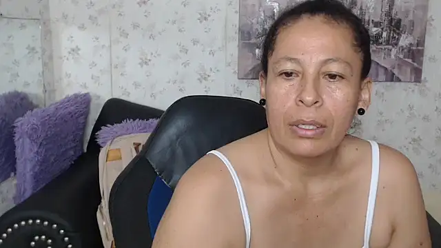 mature martina online show from 06/30/26, 10:04