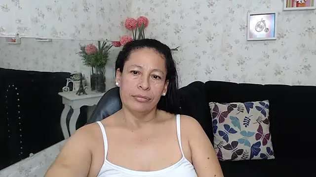 Snapshot of mature_martina chatting on 03/17/25, 03:18 mature martina online show from 03/17/25, 03:18