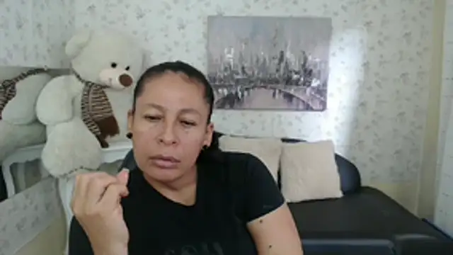 mature martina online show from 05/04/26, 08:44