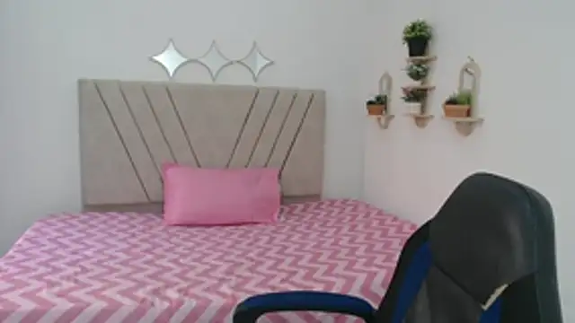 mature martina online show from 04/07/26, 08:32