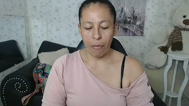 mature martina online show from 06/18/26, 10:04