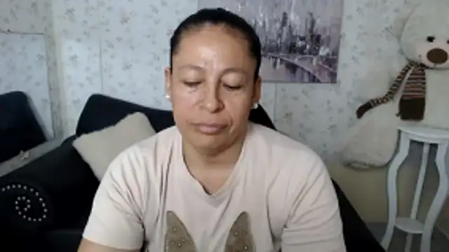 mature martina online show from 06/17/26, 09:47