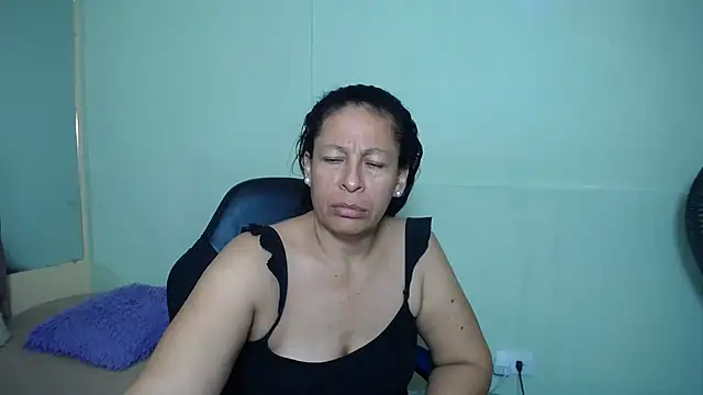 Snapshot of mature_martina chatting on 02/26/25, 10:05 mature martina online show from 02/26/25, 10:05