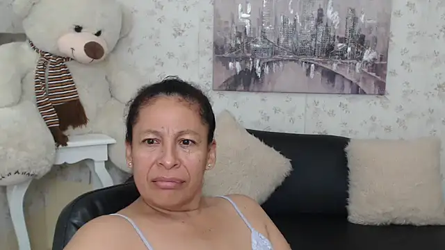 mature martina online show from 05/12/26, 09:04