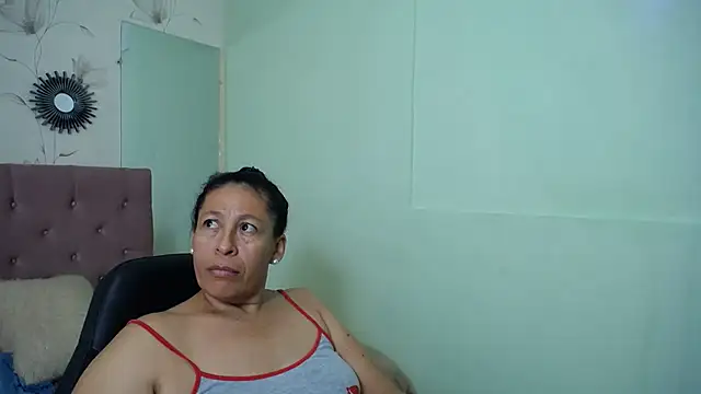 Snapshot of mature_martina chatting on 03/01/25, 08:34 mature martina online show from 03/01/25, 08:34