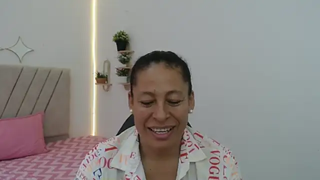mature martina online show from 04/23/26, 08:10