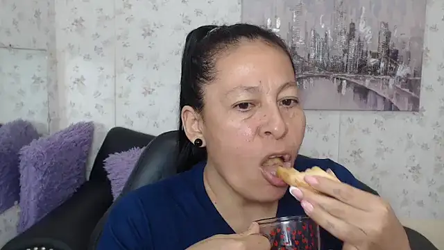 mature martina online show from 06/29/26, 09:58