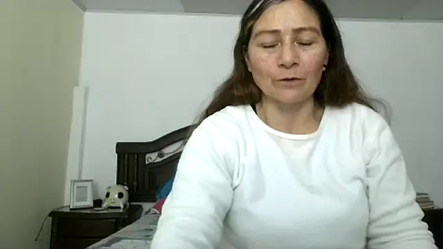 ruby-milf1 online show from 09/17/25, 11:40