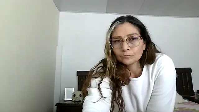 ruby-milf1 online show from 09/08/25, 11:37