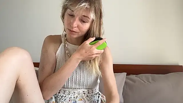 Snapshot of ivankai_ chatting on 02/18/26, 03:26 ivankai online show from 02/18/26, 03:26