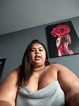Snapshot of biancabombombbw chatting on 11/18/25, 04:21 biancabombombbw online show from 11/18/25, 04:21