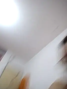 luli222 online show from 11/17/25, 08:51